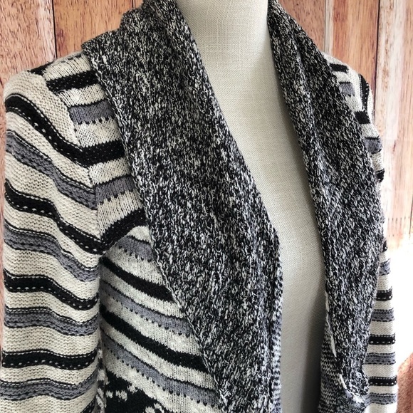 Ecote Sweater - Picture 2 of 3